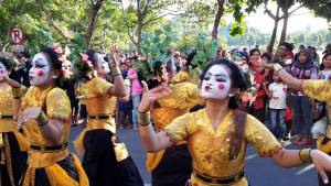 Bali Dancers with a modern touch
