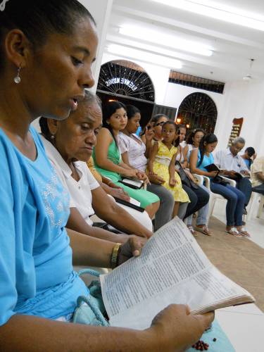 Young and old worship together in the Urabá Presbytery in Colombia. (Photo by Sarah Henken)