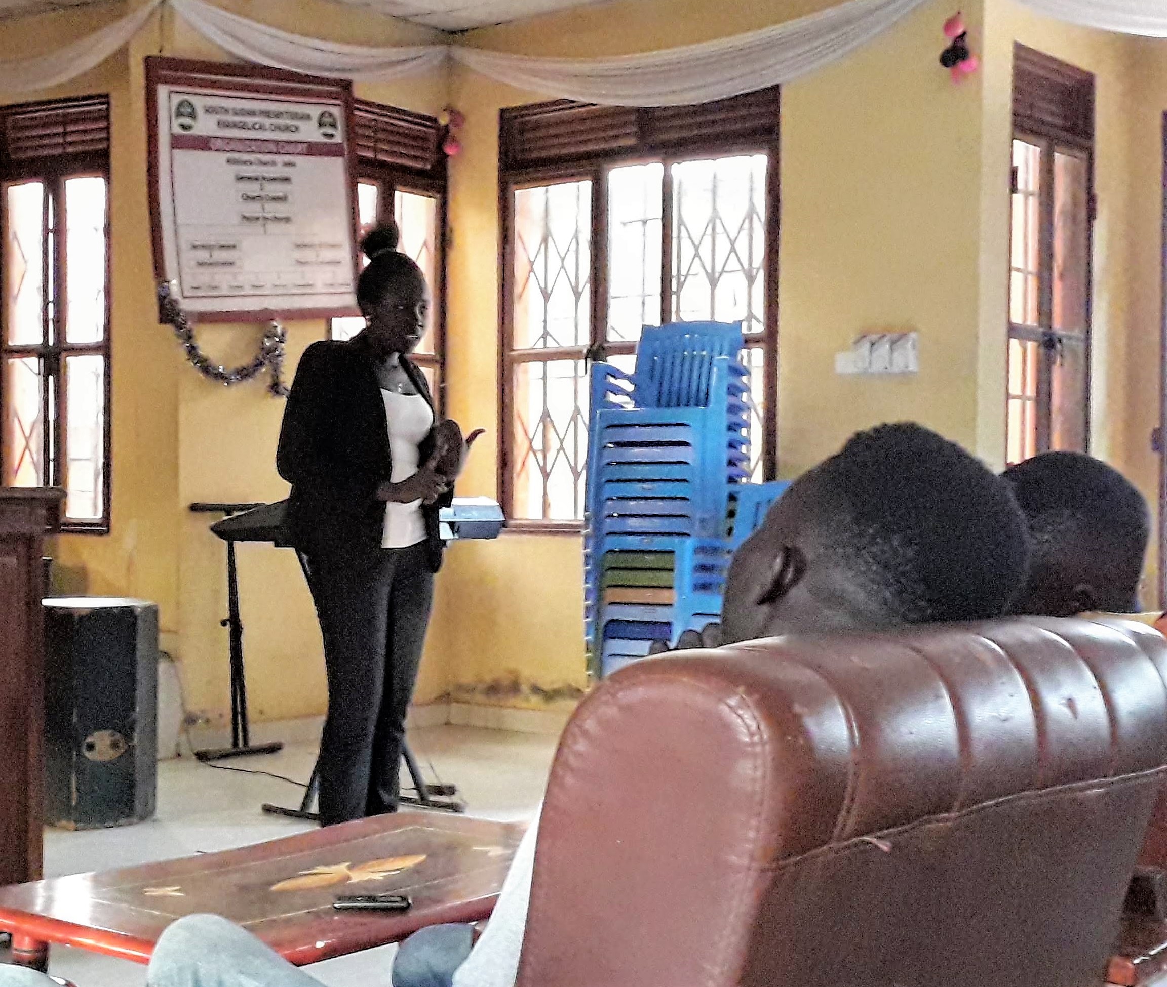 Nyakuma facilitates discussion at the Atlabara Church
