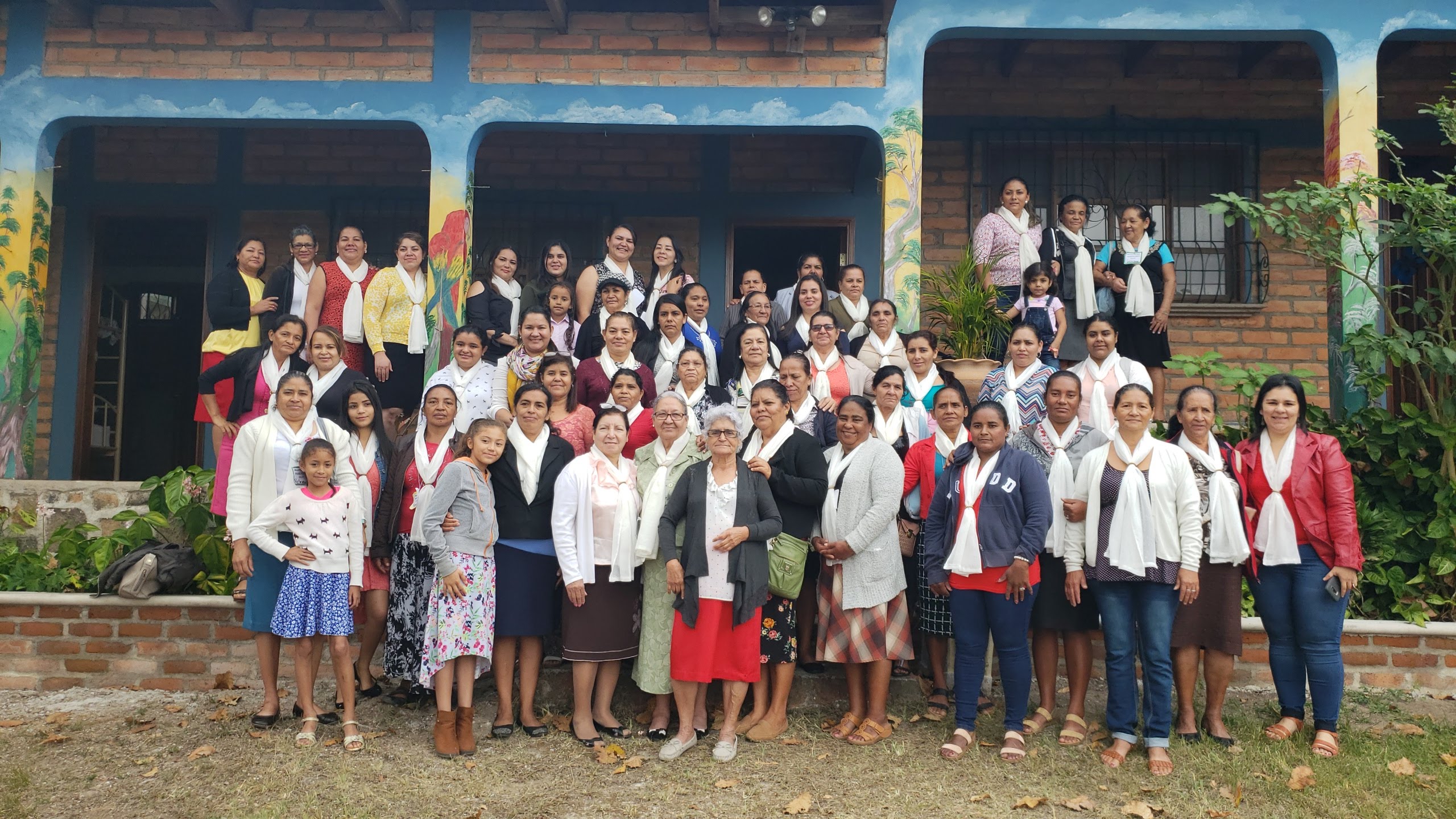 Participants in the annual Presbyterian women’s retreat, held for the first time at Centro de Retiros Villa de Gracia, operated by women of the Presbyterian Church of Honduras.