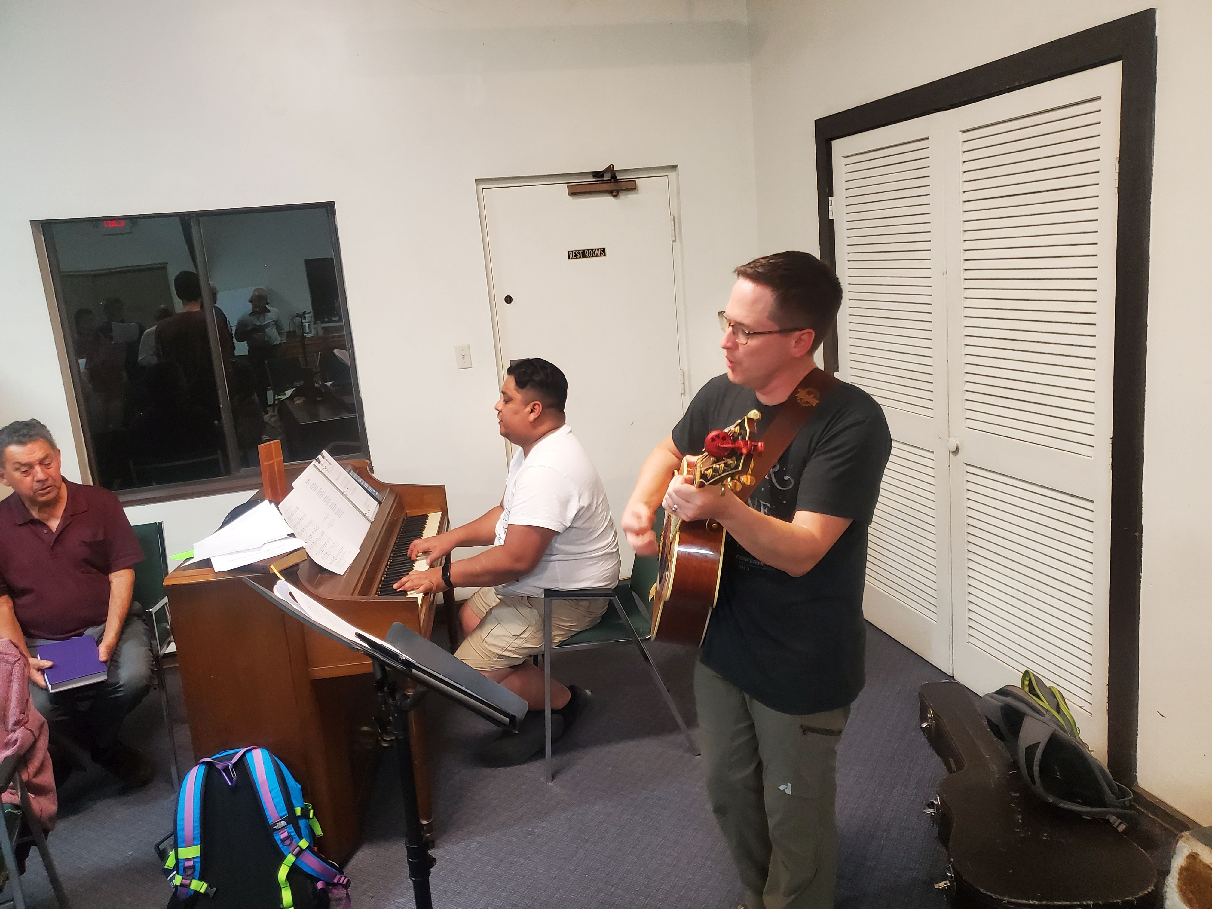 Bicultural and bilingual worship and music were central to the mission festival of the Honduras Mission Network in January 2023. Photo by Dori Hjalmarson.