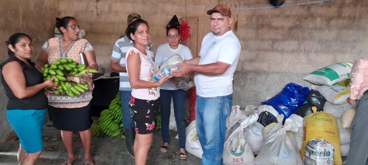 Volunteers from CEPAD in Nicaragua delivering bananas and rice to victims in the aftermaths of Hurricanes Eta and Iota last year.