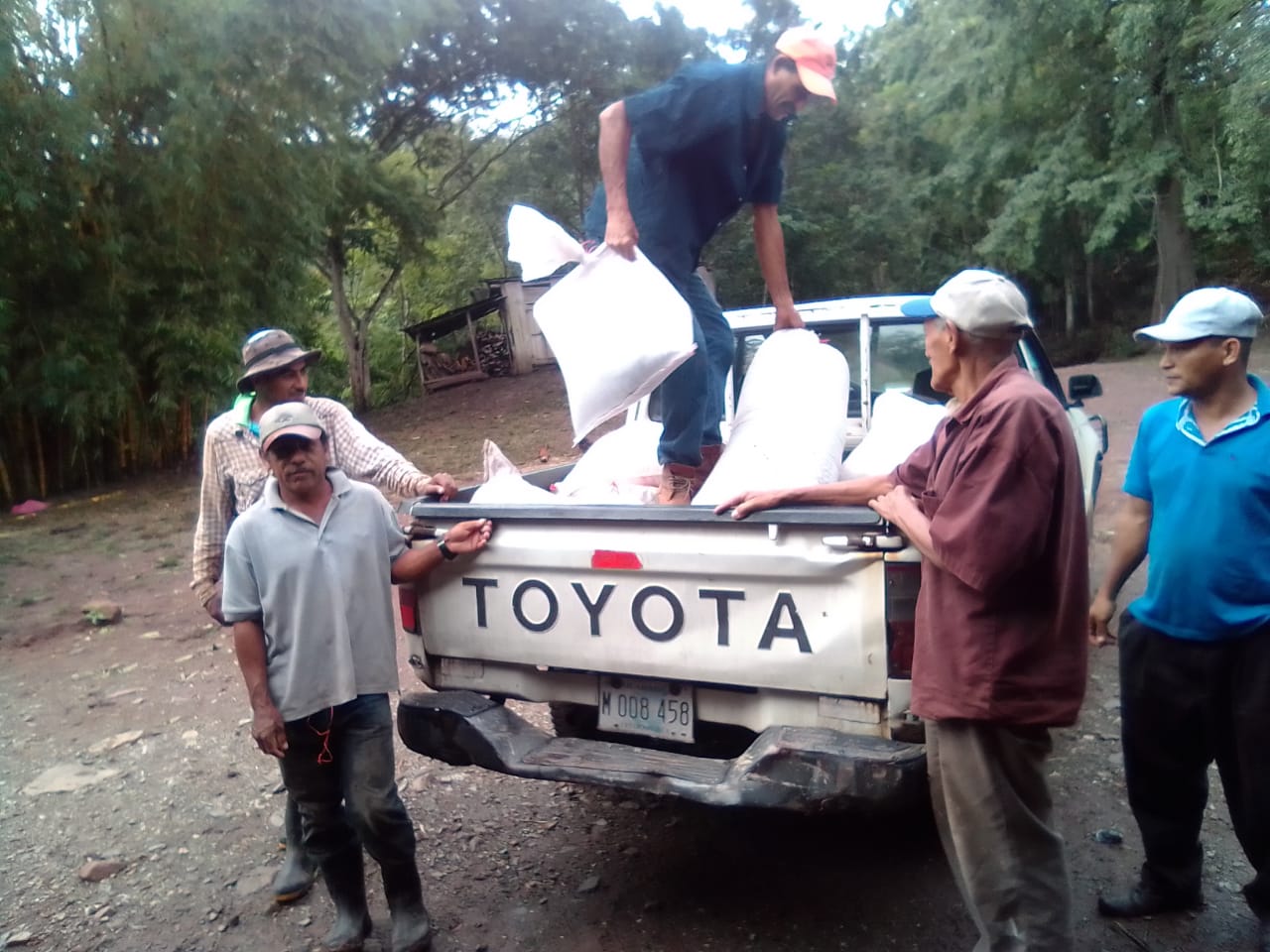 Volunteers from CEPAD in Nicaragua delivering supplies to victims in the aftermaths of Hurricanes Eta and Iota last year.