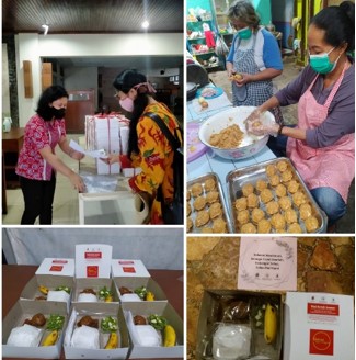 Farsijana delivered boxes of meals cooked by Mother Kanti and Mother Endang to the Syantikara's shelter.