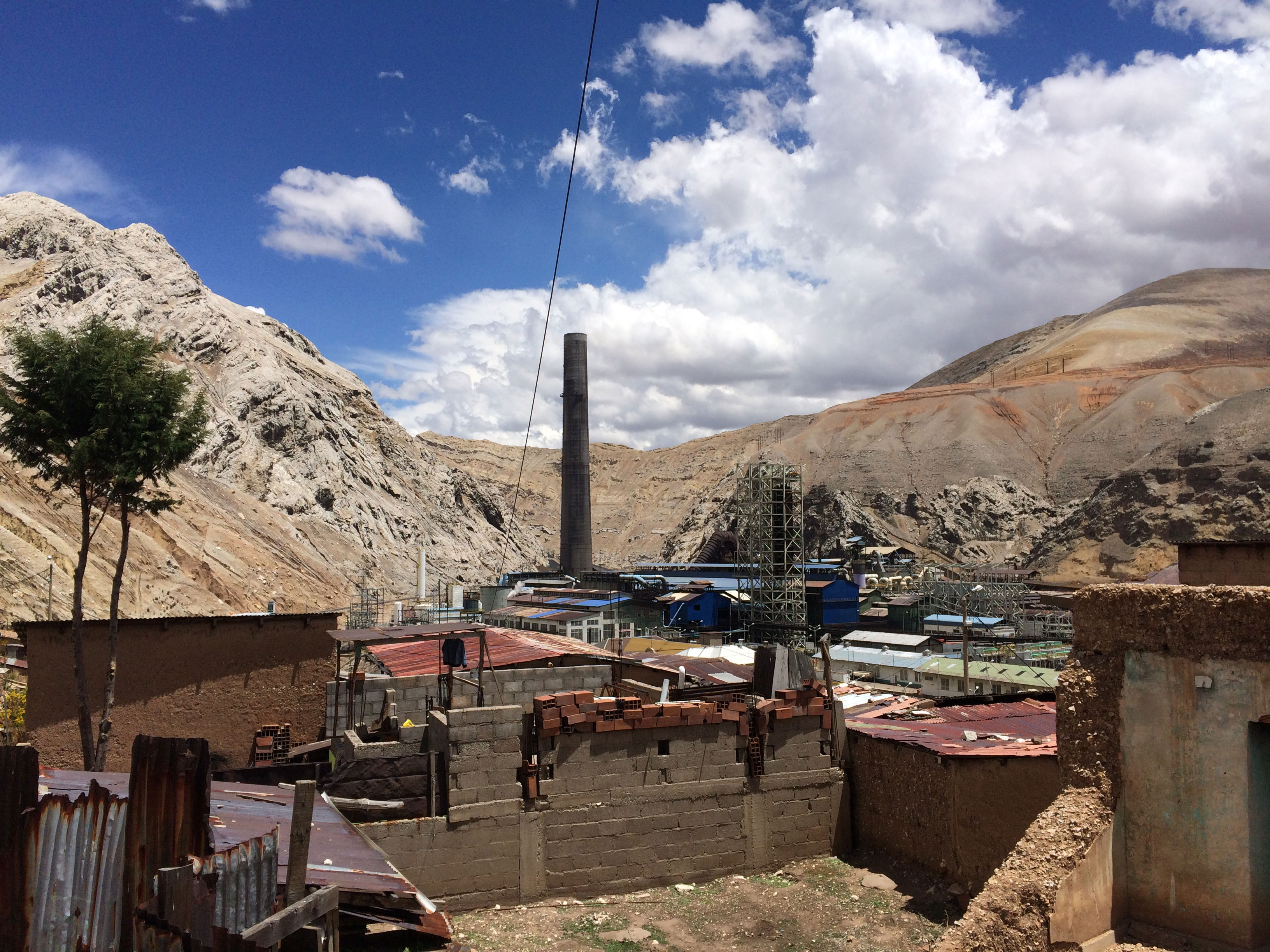 While the smelter in La Oroya has stopped operating, the hills remain contaminated, infertile and a risk to public health. (photo by Jed Koball, circa 2017)