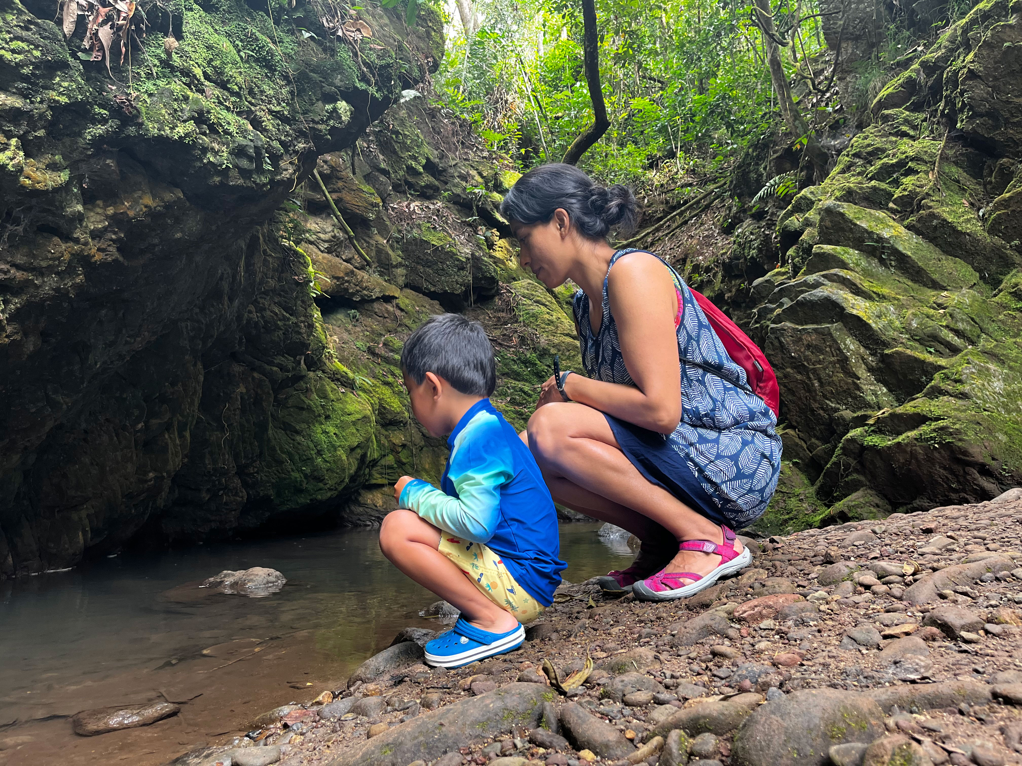 Jenny teaches Thiago about the beauty of God´s Creation in the Amazon and instills in him a love for the land and its many cultures. (Photo by Jed Koball)