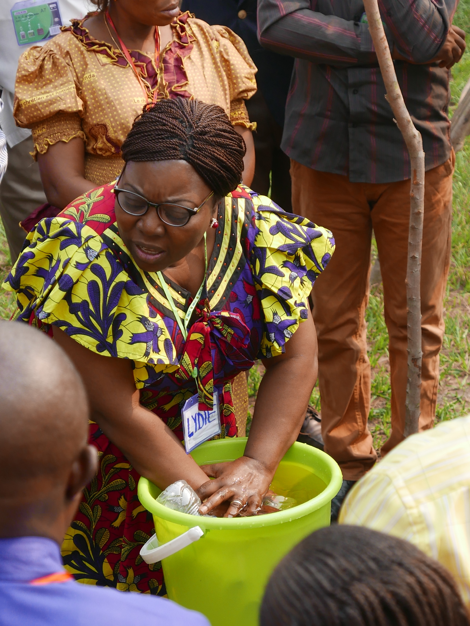 Lydie, one of the three Congo Bible Alliance trainers, demonstrated that, as when one tries to keep many bottles of air under water, suppressed pain and trauma eventually shoot back up.