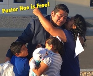 Pastor Noe Carias and family at the moment of his release from detention