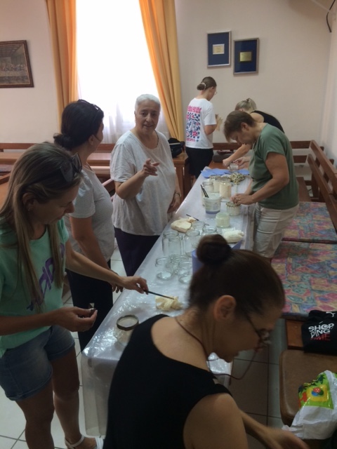 The ladies are busy choosing the jars and decoration materials