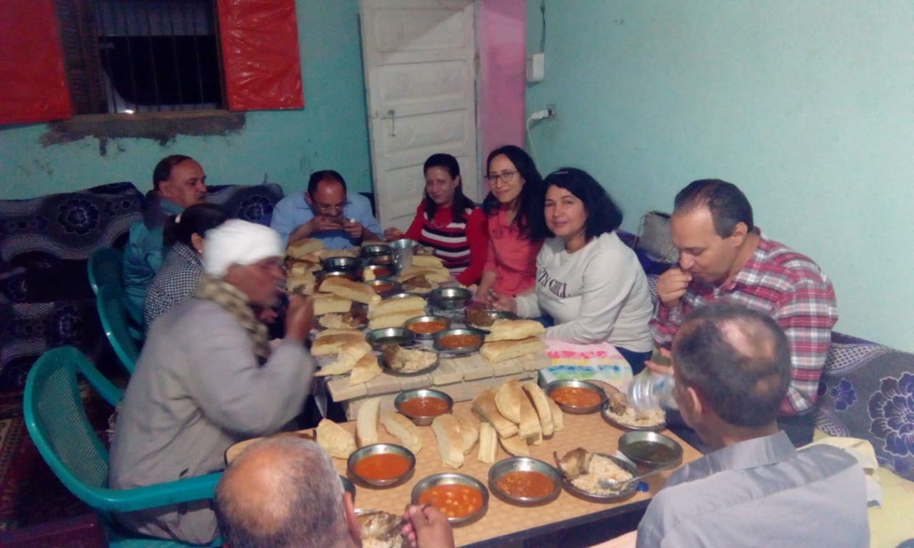 Egyptian Christians share a meal.