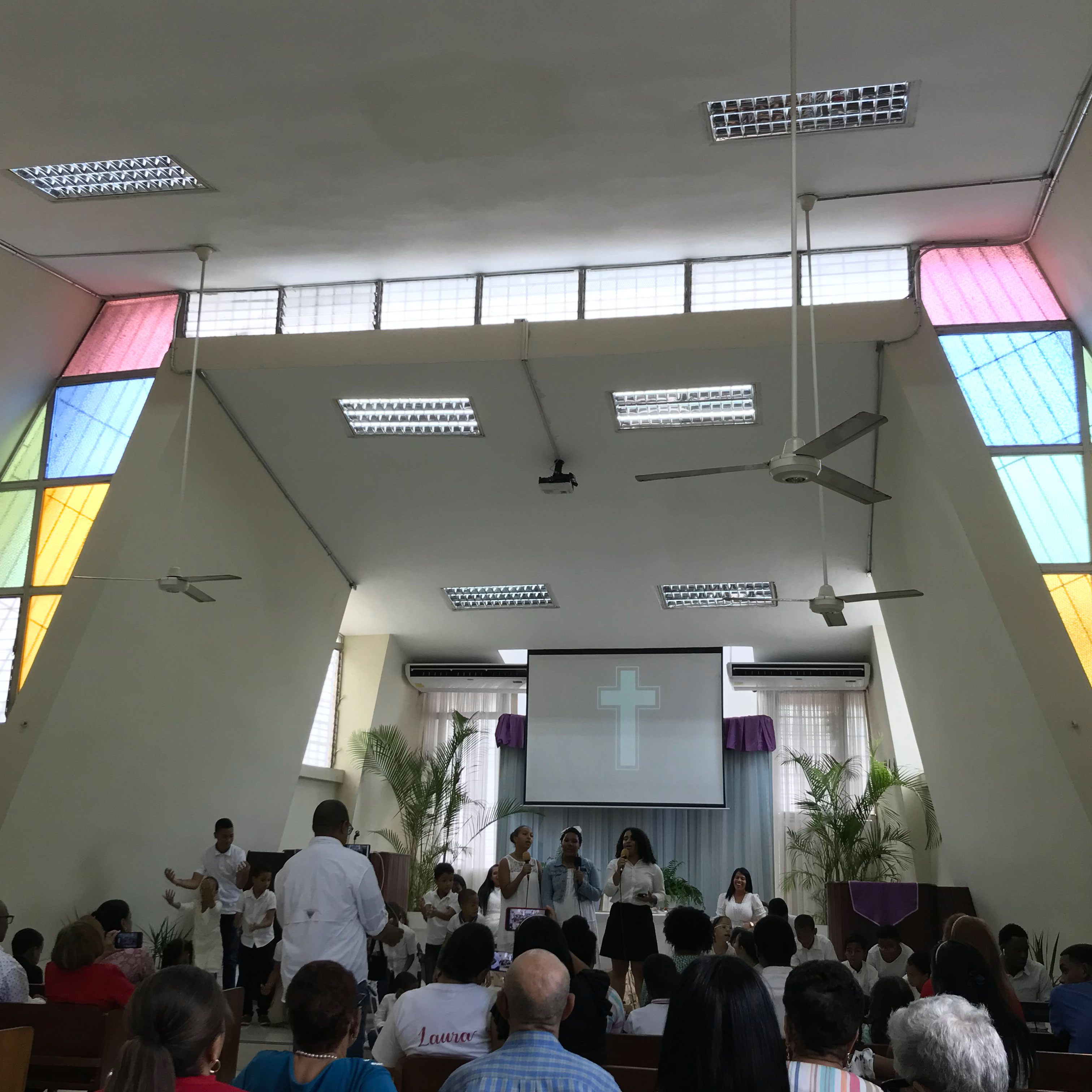 Culto en la Iglesia Evangelica Dominicana (IED) Villa Duarte | Worship at the Iglesia Evangelica Dominicana (IED) Villa Duarte