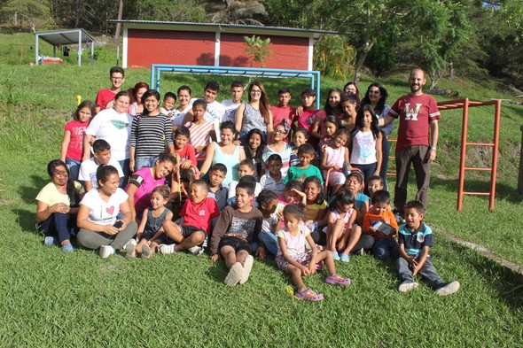 Children and youth at the Honduran orphanage Hogar de Niños Renacer.