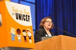 Presentation with UNICEF box