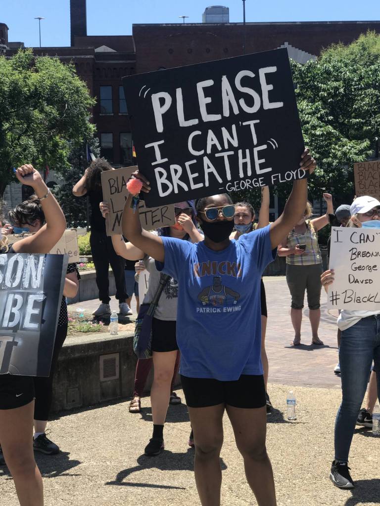 I can't breathe female protestor