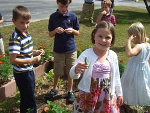 McGregor Learning garden kids eating veggies